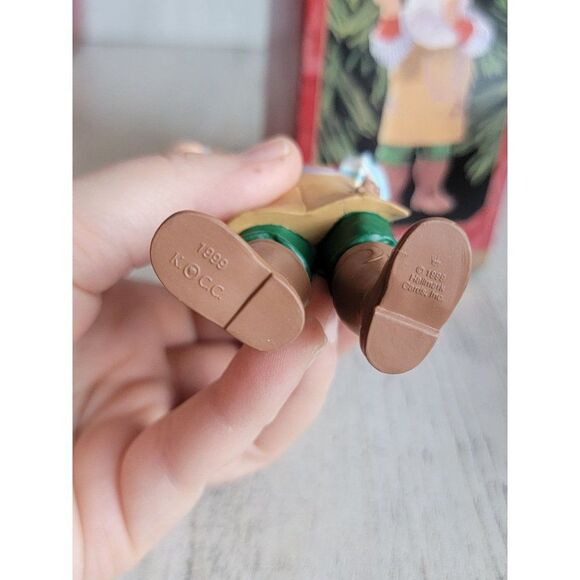 Hallmark 1999 the toymakers gift ornament Xmas - Picture 6 of 6